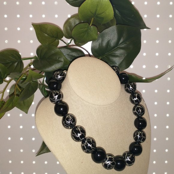 Necklace | Bracelet | Earring | Black and Silver | Chunky Beaded Necklace Set - Picture 10 of 13